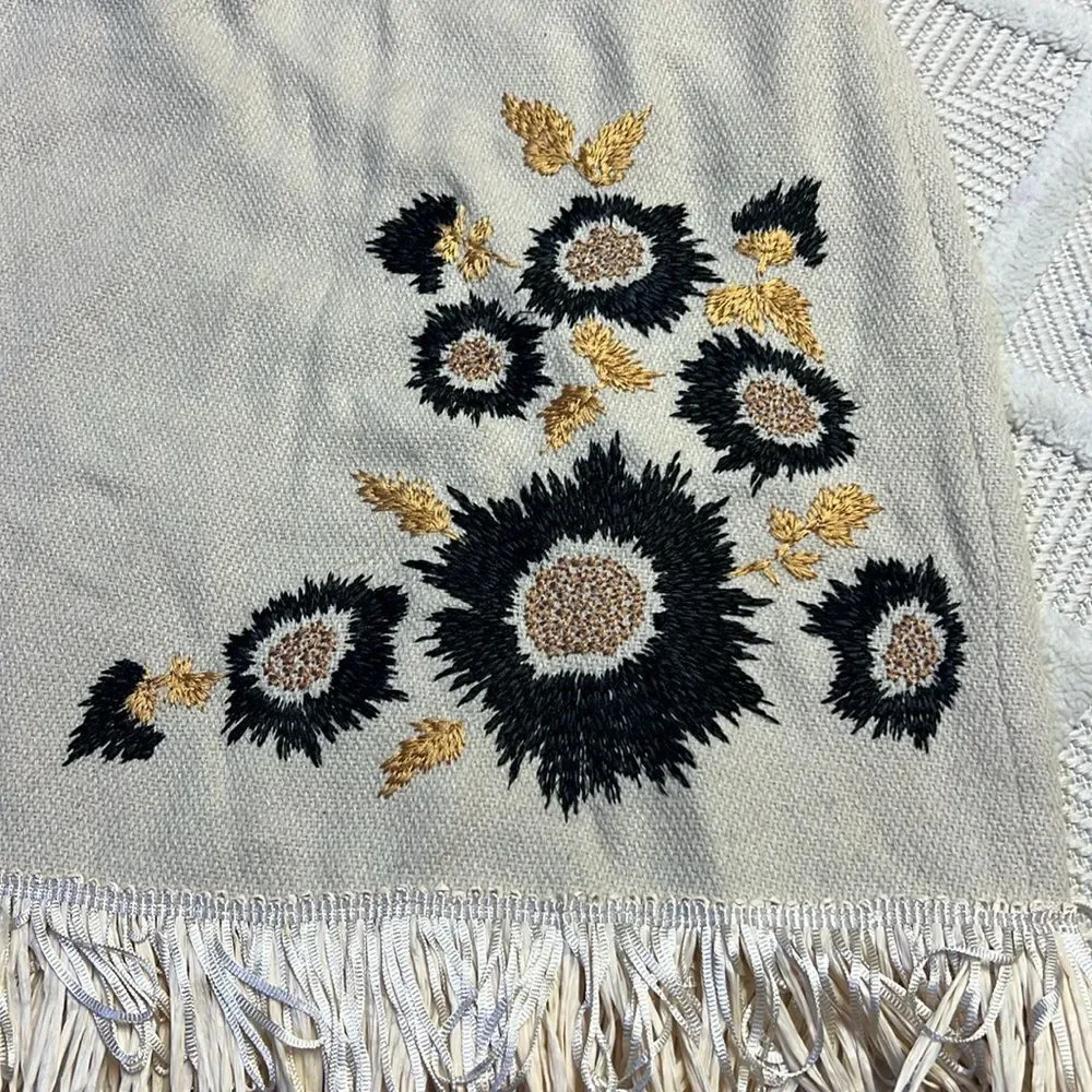 BOSTON PROPER - Floral Embroidered Raffia Fringe Mini Skirt Black/Ecru